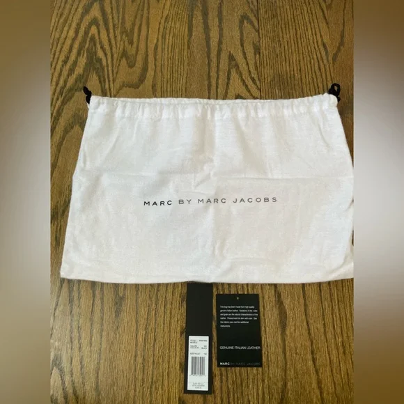 Marc Jacobs Black Leather Convertible Clutch / Crosby- with tags & dust bag - Picture 6 of 14